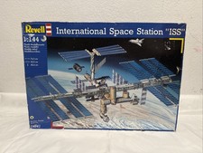 Revell 2000 INTERNATIONAL