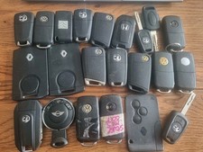 JOB LOT OF 22 USED CAR KEYS IN