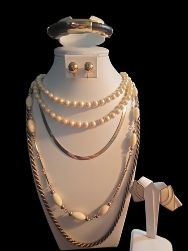 Vintage monet trifari goldtone - trifari,