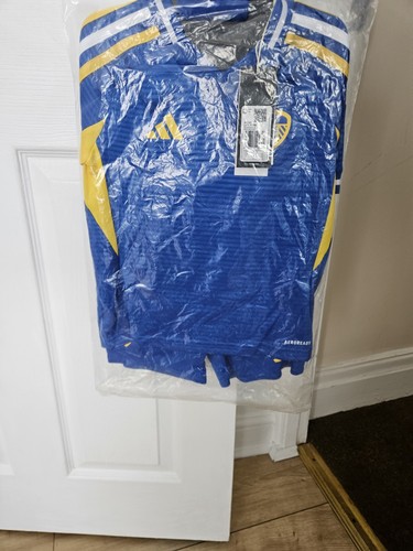 Leeds united full strip - leeds,