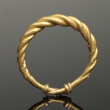 FABULOUS ANCIENT VIKING GOLD BRAIDED RING - CIRCA 9th/10th CENTURY    (B103)