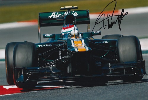 Vitaly petrov hand signed 12x8 - petrov,