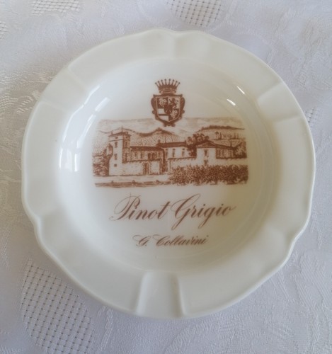 Vintage ashtray trinket - or,