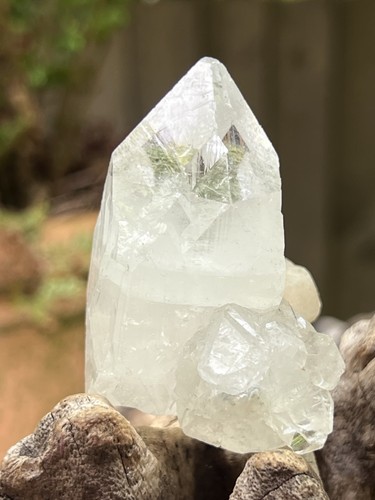 Apophyllite cluster mineral - apophyllite,