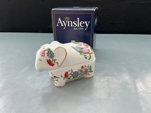 Aynsley pembroke animals - pembroke,