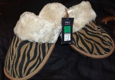 LADIES M&S FURRY LINED ANIMAL