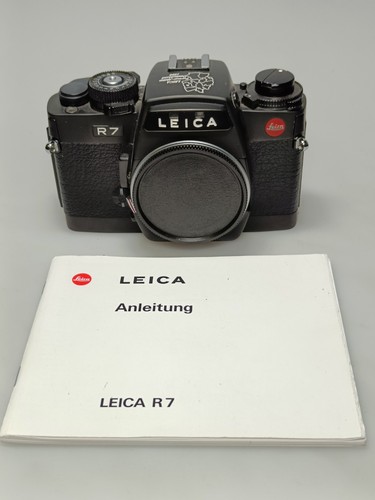 Leica black - r7,