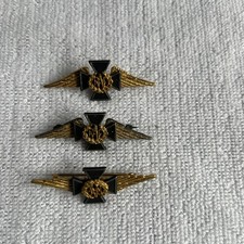 Royal Air Force Chaplain Cap Badge And Matching Collars