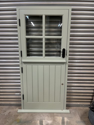 Hardwood external stable - external,