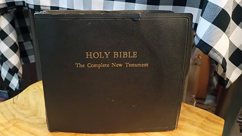 Complete new testament - new,
