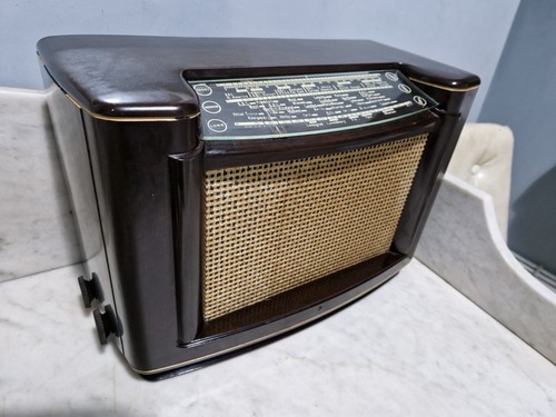 Vintage bakelite valve radio - valve,