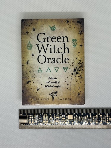 Green witch oracle card deck - green,