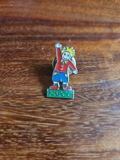 Vintage Nspcc Little Boy Waving Pin Badge