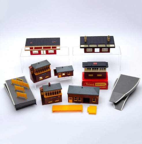 Tri ang station buildings - tri-ang, oo