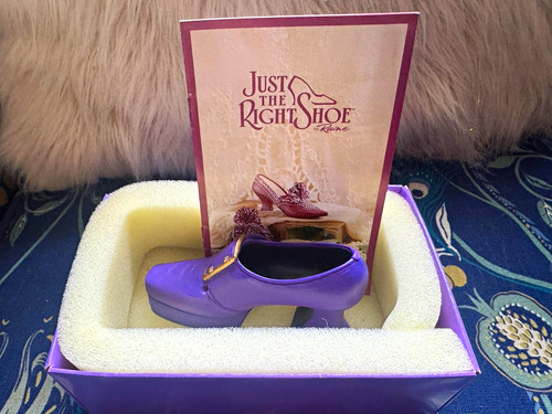 Just the right shoe raine - right,