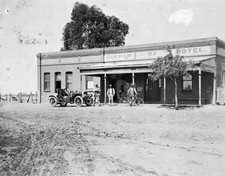 Durham Ox Victoria 1907 - A motor car and three men in front of th- Old Photo
