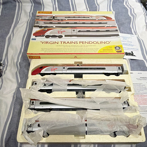 Hornby virgin trains - hornby, pendolino