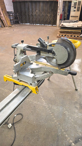 Dewalt corded electric mitre - corded,