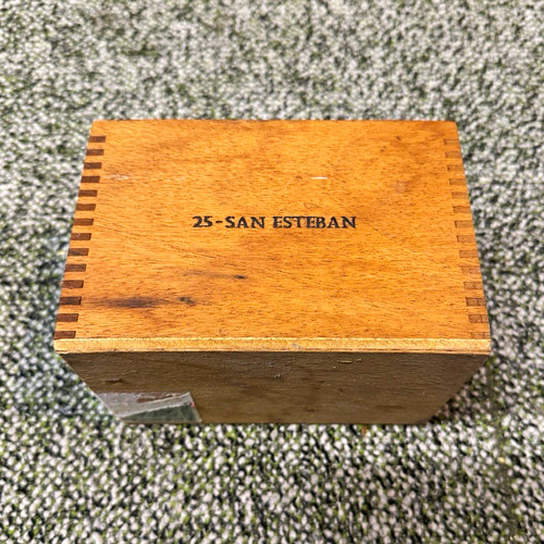 Vintage wooden cigar box - wooden,