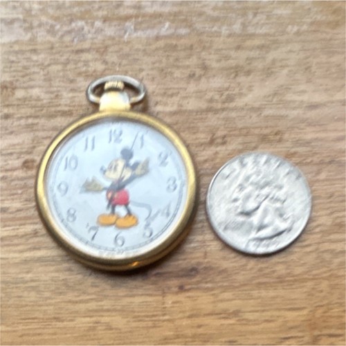 Disney gold pocket - disney,