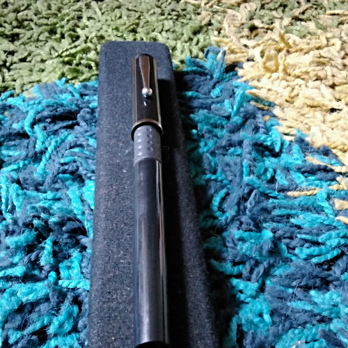 Black plastic fountain pen - plastic,