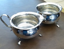 A Vintage 'Yeoman' Plate