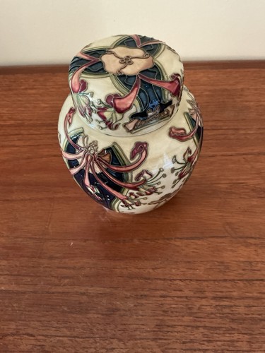 Moorcroft ginger jar - 6”,