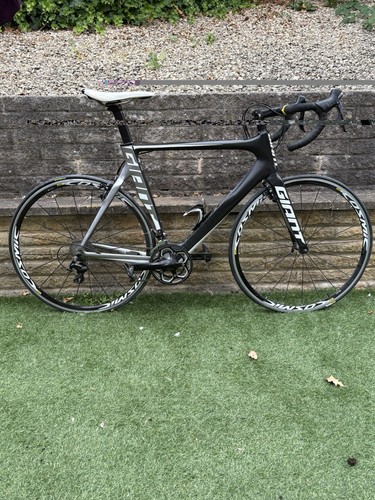 Giant road bike - giant,