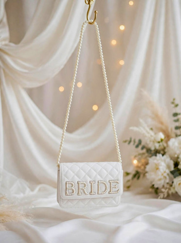 White quilted bride - white,