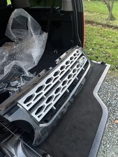 Genuine Land Rover Discovery 4 Front Grill