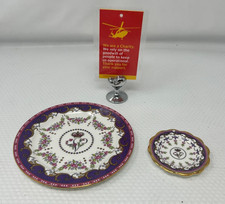 The Royal Collection Queen Victoria Fine Bone China 5" & 2" Plates     AC2