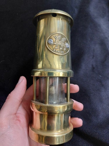 Damaged cymru miners lamp - cymru,