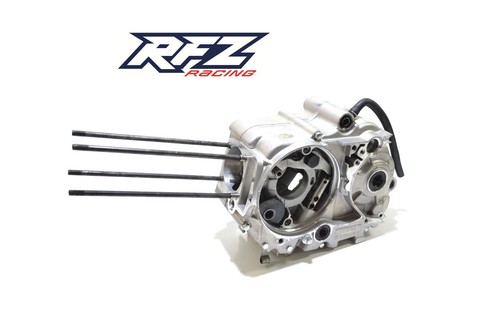 Pair left engine crankcase - of,