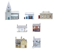 HORNBY 'N' GAUGE LOT OF 7 ASSORTED CHURCH/HOUSE/SHOP/GARAGE MODEL BUILDINGS