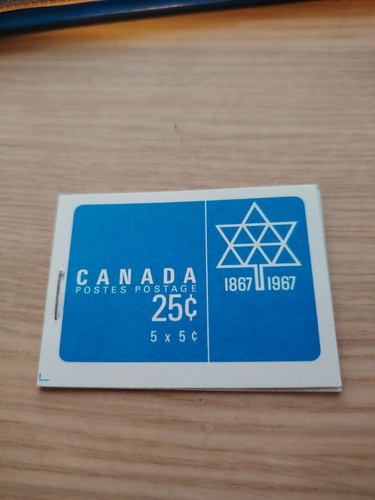 Canadian stamp booklet - stamp, queen