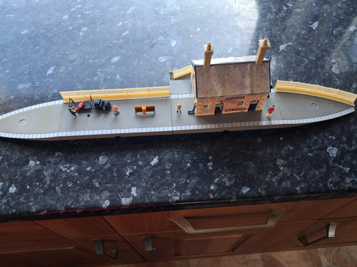 Hornby station gauge with - station, oo