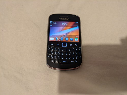 Blackberry bold 9900 - blackberry,