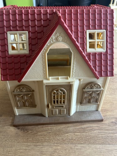 Sylvanian families red roof - families,