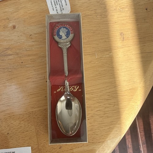 Queen elizabeth silver jubilee - elizabeth,