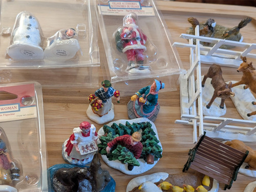Lemax christmas village small - lemax,