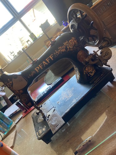 Pfaff vintage sewing machine - vintage,