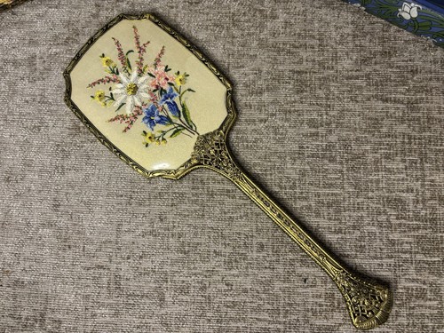Beautiful vintage floral petit