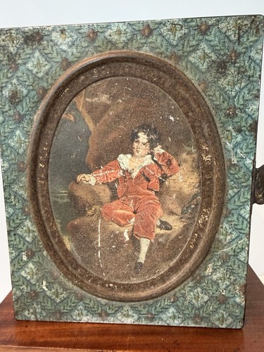 Early 1900s biscuit tin - biscuit,