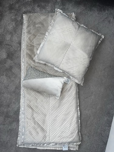 Kylie minogue cream pleated - cream,
