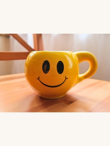 Yellow smiley face ceramic - smiley,