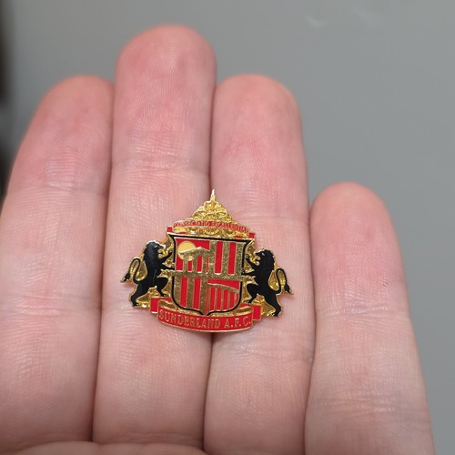 Sunderland crest enamel - sunderland,