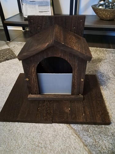 Wooden squirrel feeder durable - wooden,