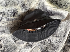 Burberry Nylon Bucket Hat Size L Classic Check Inside Lining