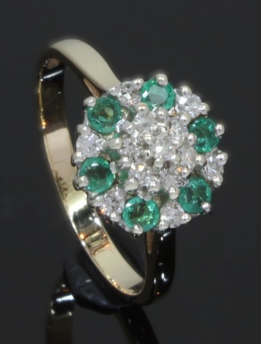 9ct yellow gold emerald - 9ct,