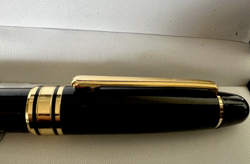 Black lacquered fountain pen - lacquered,